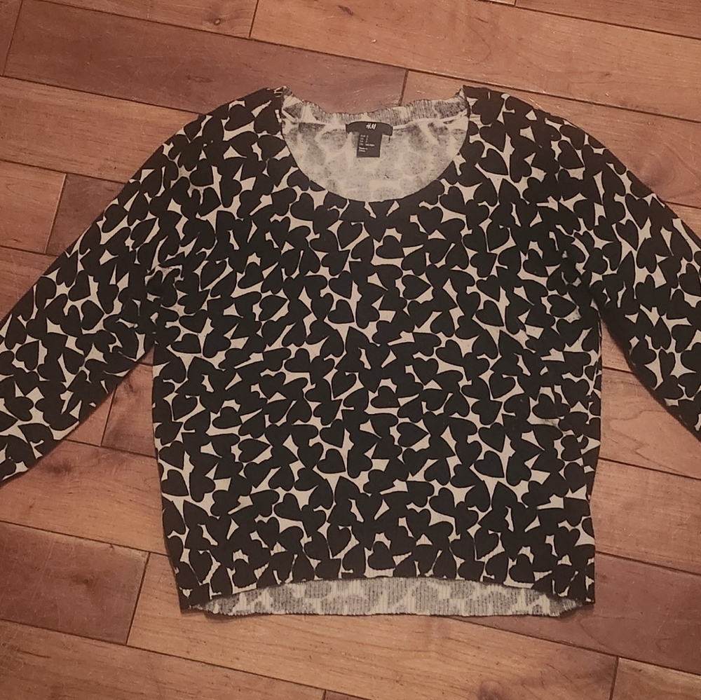 Cute heart print sweater